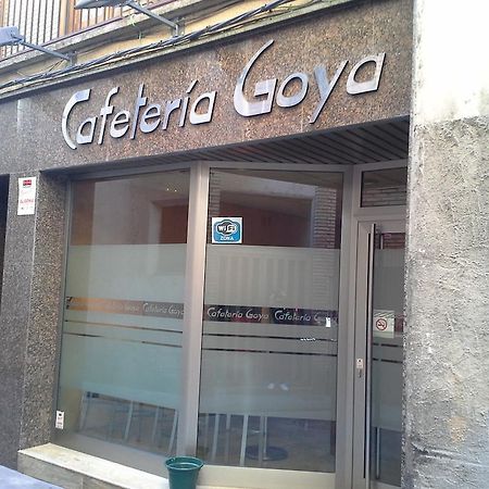 Hostal Cafeteteria Goya Barbastro Buitenkant foto