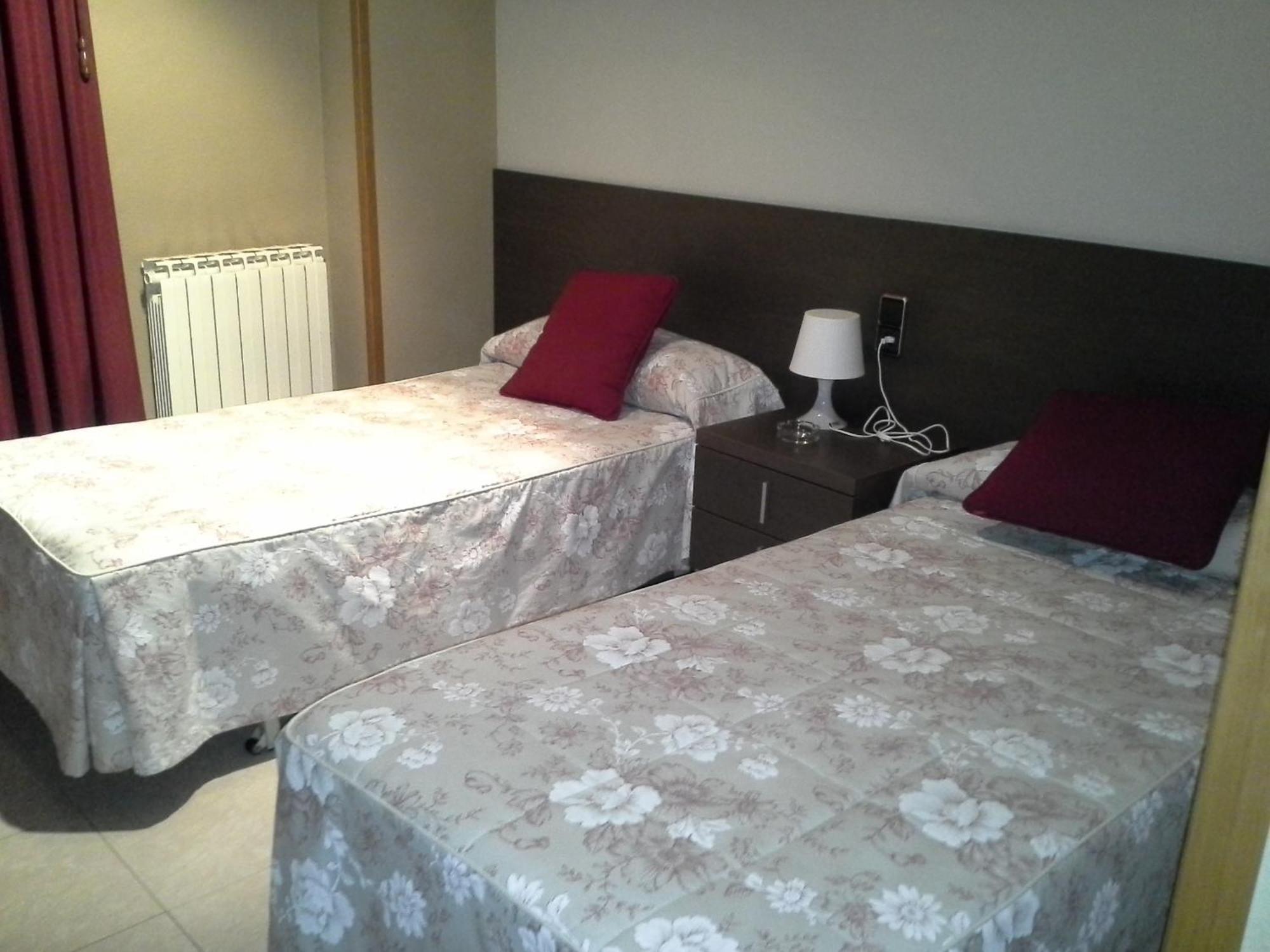 Hostal Cafeteteria Goya Barbastro Buitenkant foto